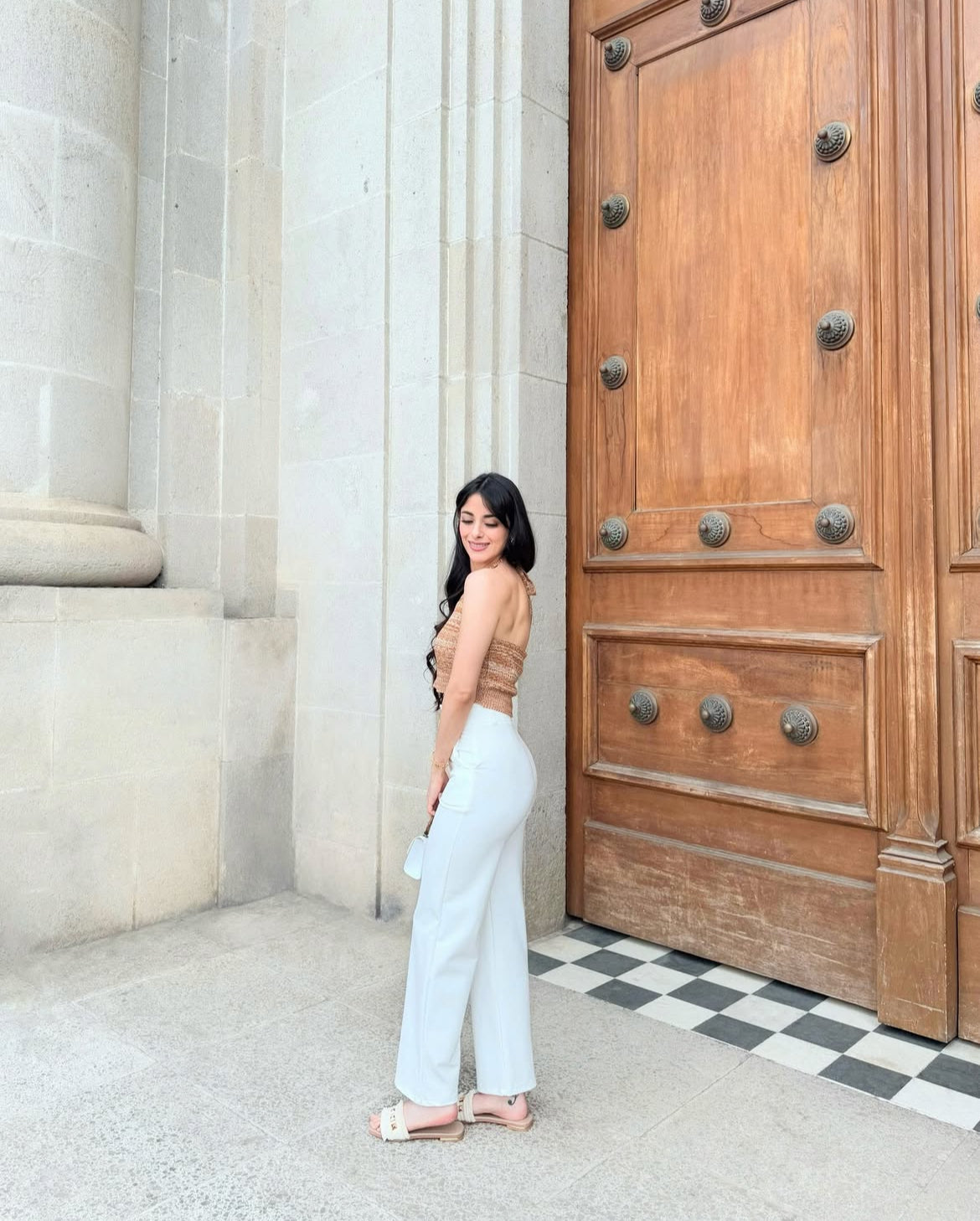 Pantalón especial, de tela, en tonalidad blanco.