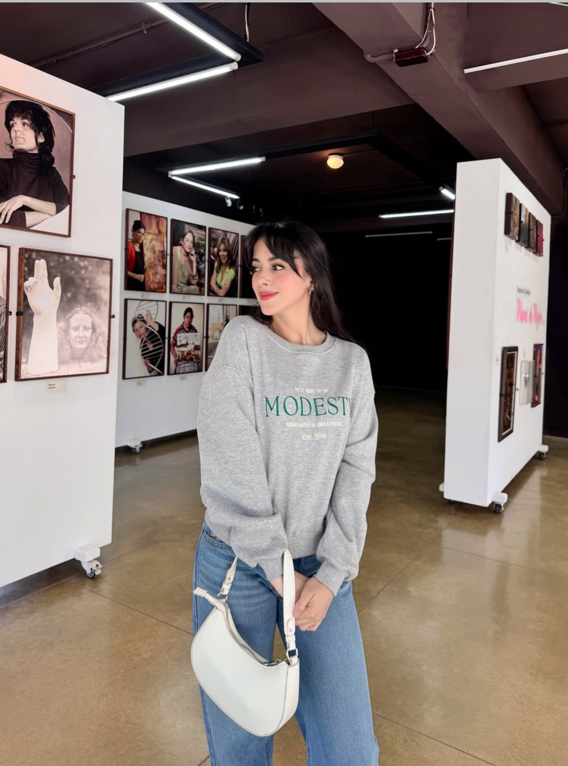 "Modesty", suéter para dama, de edición especial, estilo hoodie.