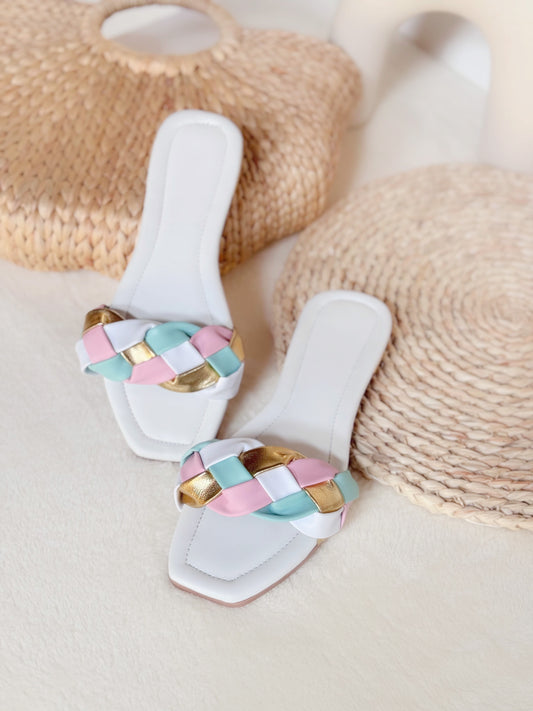 “Sutilmente bellas”. Calzado tipo sandalias, diseño especial y artesanal.