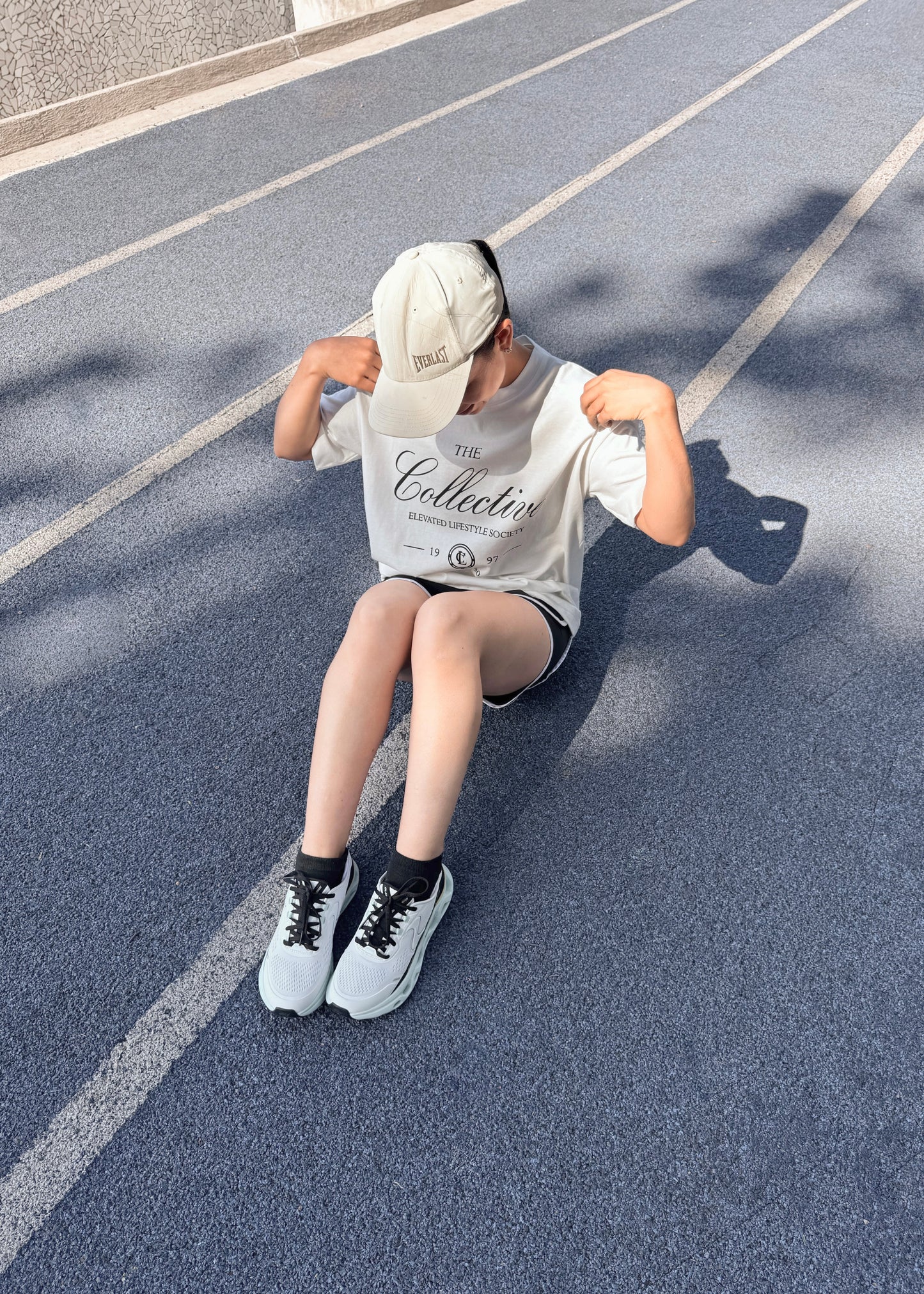 "The collective", blusa tipo t-shirt, para dama, diseño oversize, de edición especial.