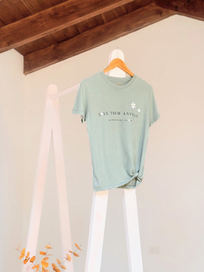 Haz todo con amor. Blusa de algodón tipo T-shirt especial.