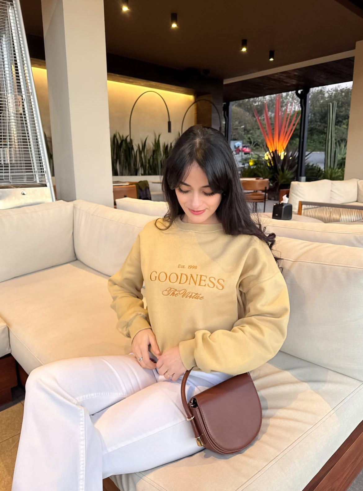 "Bondad es la virtud", suéter de edición especial, estilo hoodie, para dama, color beige claro.