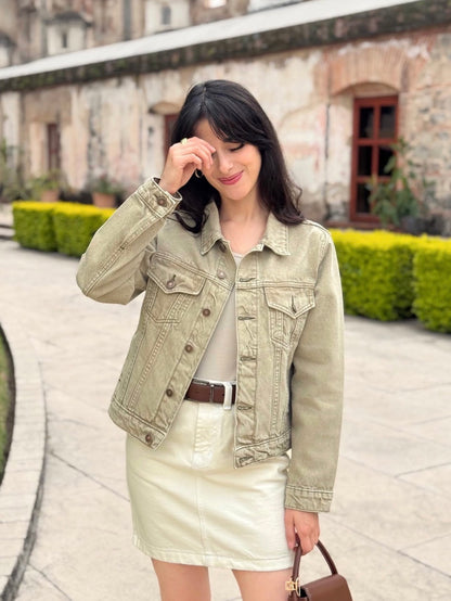 Chaqueta para dama, de lona, color verde olivo claro.