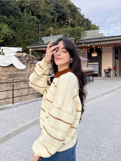Suéter para dama, diseño especial estilo pull over, color crema con detalles cafés.