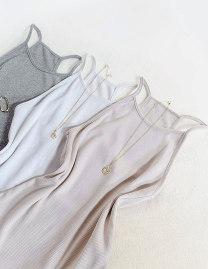 Blusa de algodón, sin mangas, estilo body.