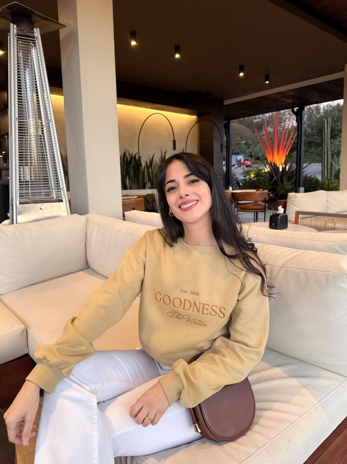 "Bondad es la virtud", suéter de edición especial, estilo hoodie, para dama, color beige claro.