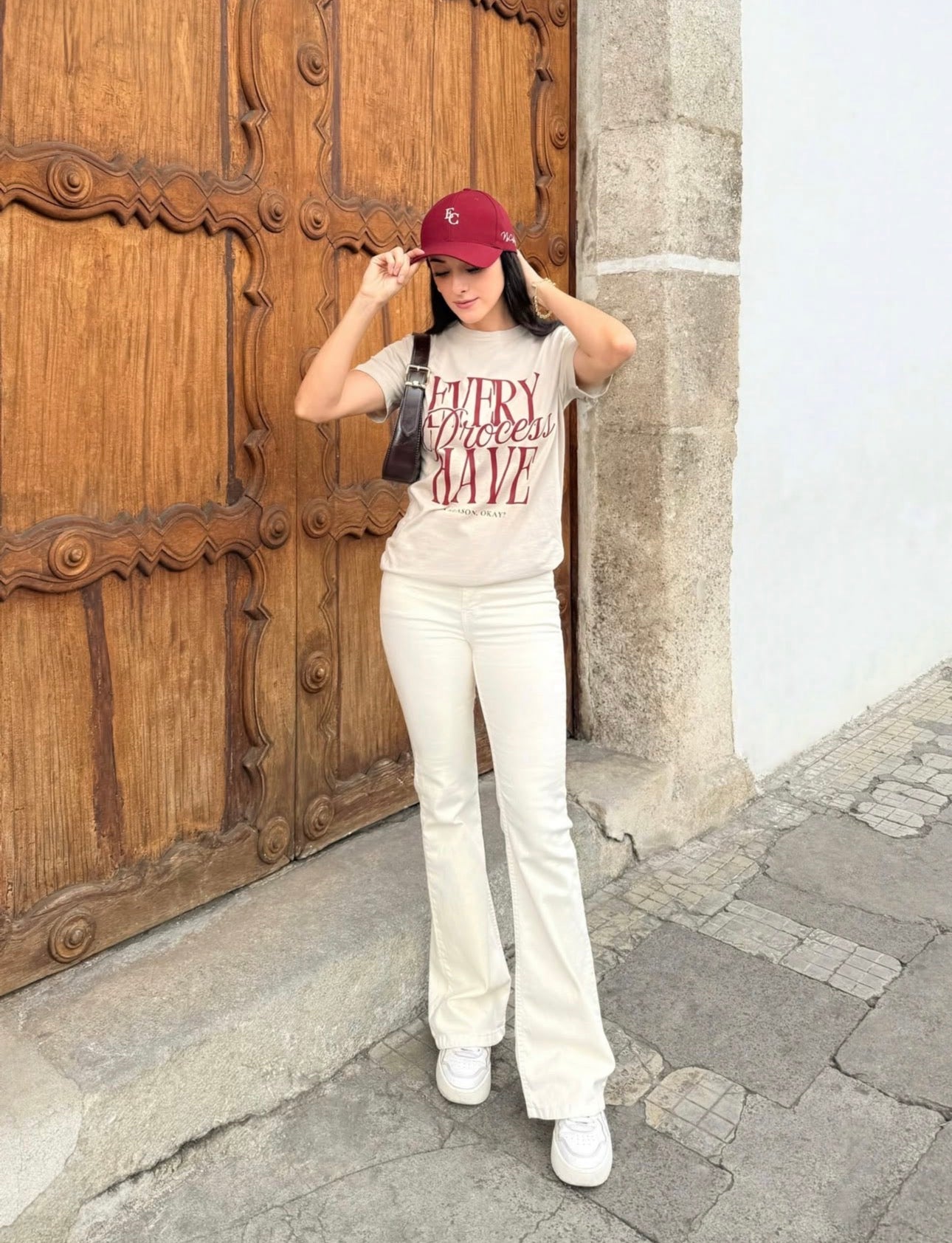 Blusa de dama, tipo T-shirt, llamada cada proceso tiene una razón.