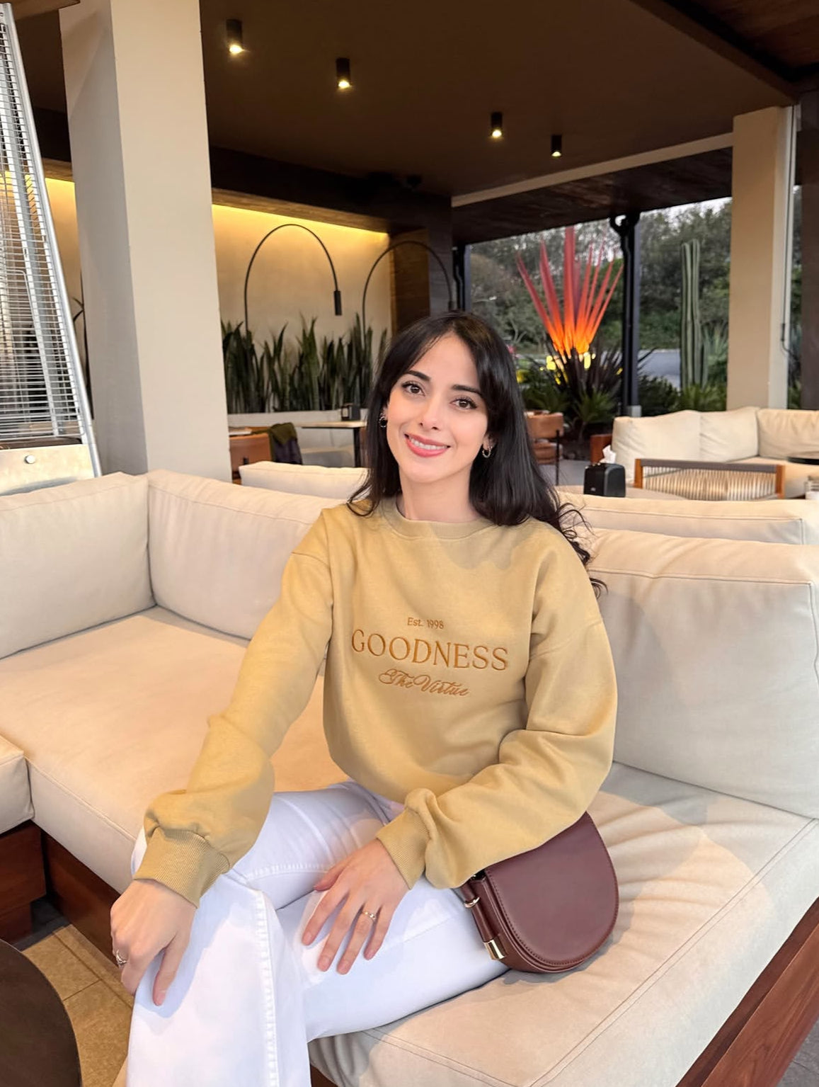 "Bondad es la virtud", suéter de edición especial, estilo hoodie, para dama, color beige claro.