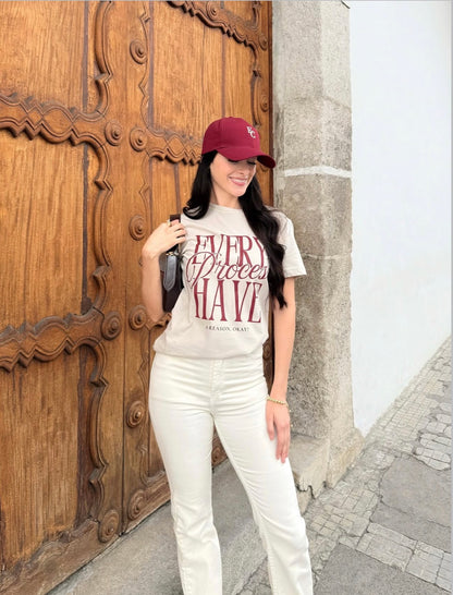 Blusa de dama, tipo T-shirt, llamada cada proceso tiene una razón.