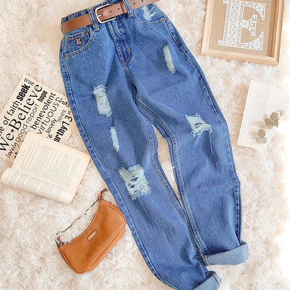 Pantalón tipo Mom jeans de mezclilla, azul rasgado