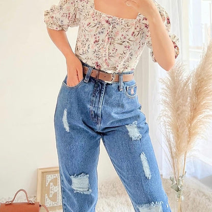 Pantalón tipo Mom jeans de mezclilla, azul rasgado