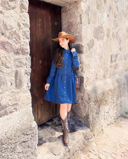Vestido especial de mezclilla, azul. Diseño al estilo country.