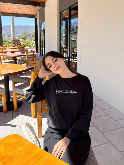 "Las almas amables inspiran", suéter para dama, estilo hoodie, de tela especial color negro.