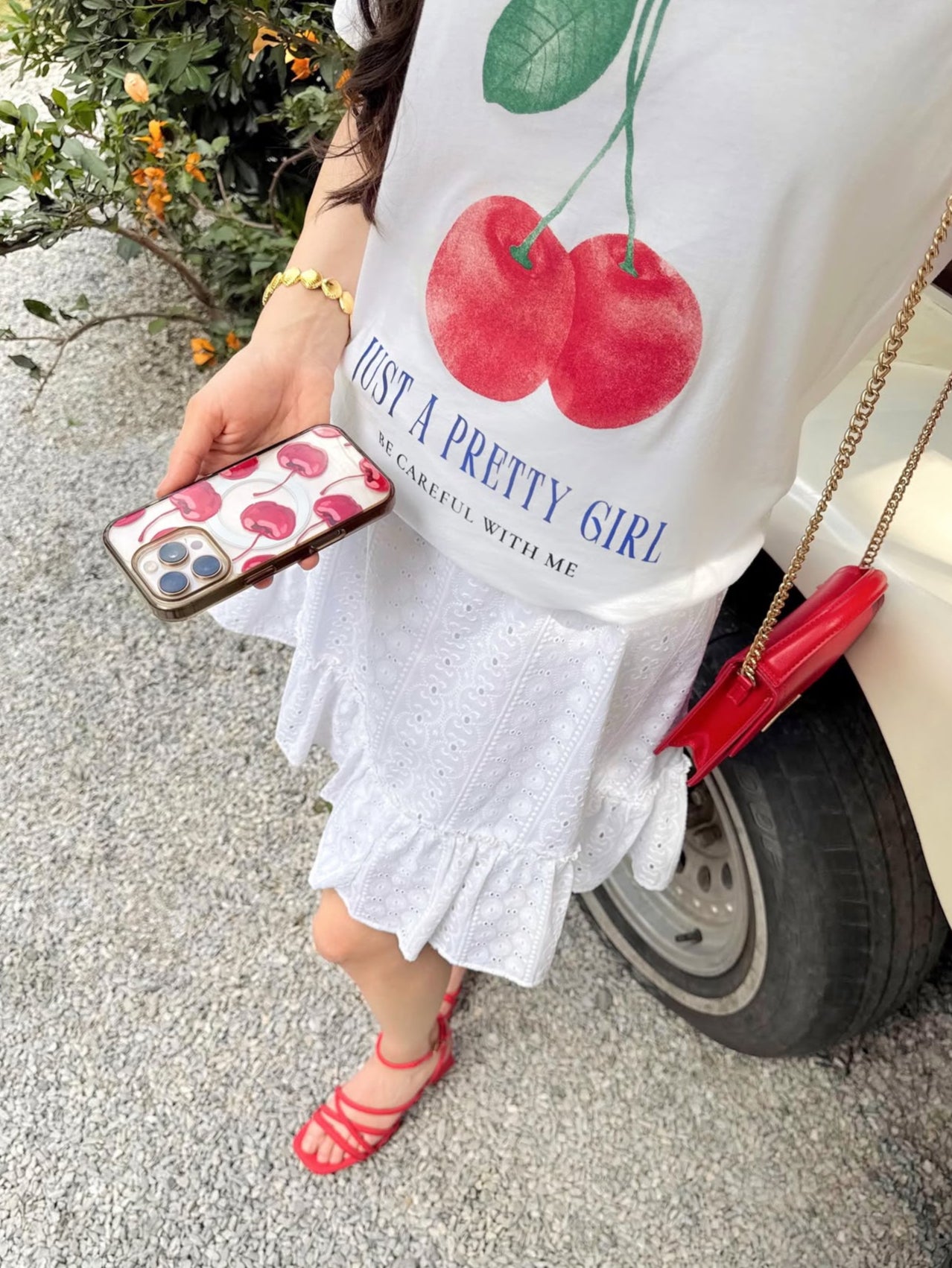 Blusa de dama, tipo T-shirt, llamada, sólo una chica bonita.