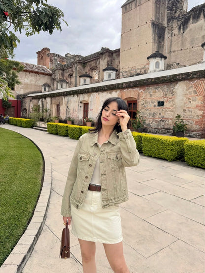 Chaqueta para dama, de lona, color verde olivo claro.