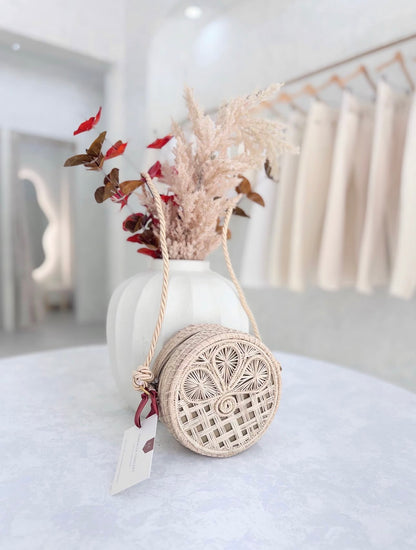 Bolso de mimbre, edición especial y artesanal, color beige.