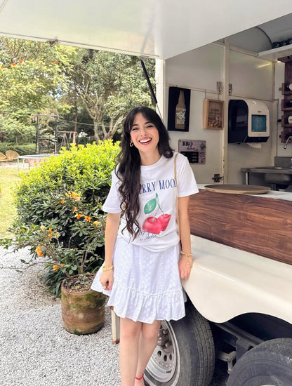 Blusa de dama, tipo T-shirt, llamada, sólo una chica bonita.