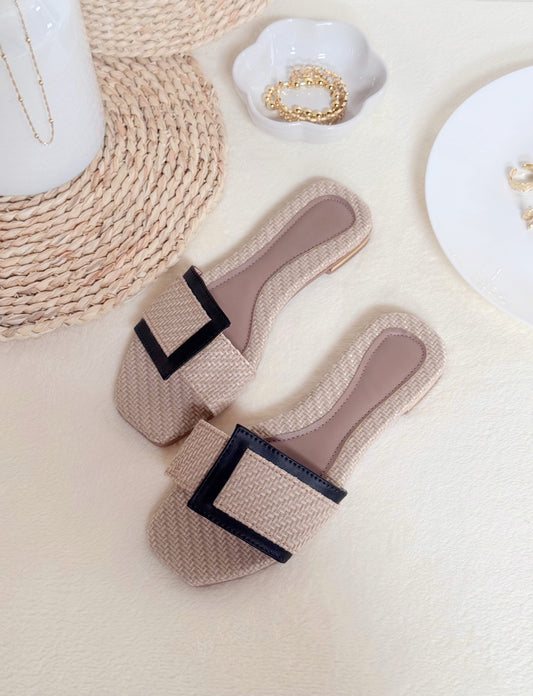 Calzado tipo sandalias, diseño especial y artesanal.
