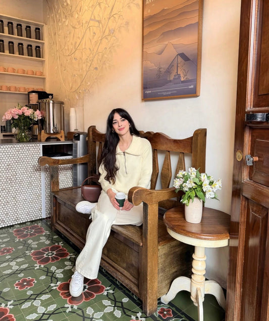 Suéter para dama, diseño especial, medio zipper, color crema