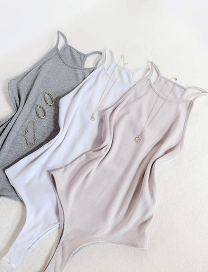 Blusa de algodón, sin mangas, estilo body.